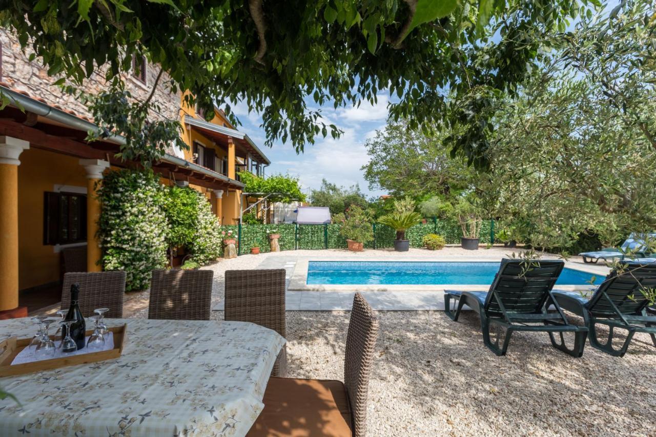 Villa Lucky Бртонигла Экстерьер фото