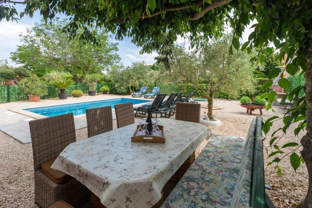 Villa Lucky Бртонигла Экстерьер фото
